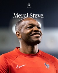 法国队向曼丹达致意：铭记每一次扑救与国家队的珍贵时刻🙏💙